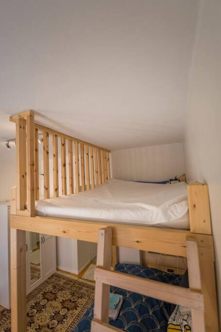 A Lovely Apartment Near Railway Station And Arena. Тампере Екстериор снимка